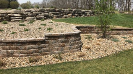 retaining wall installation